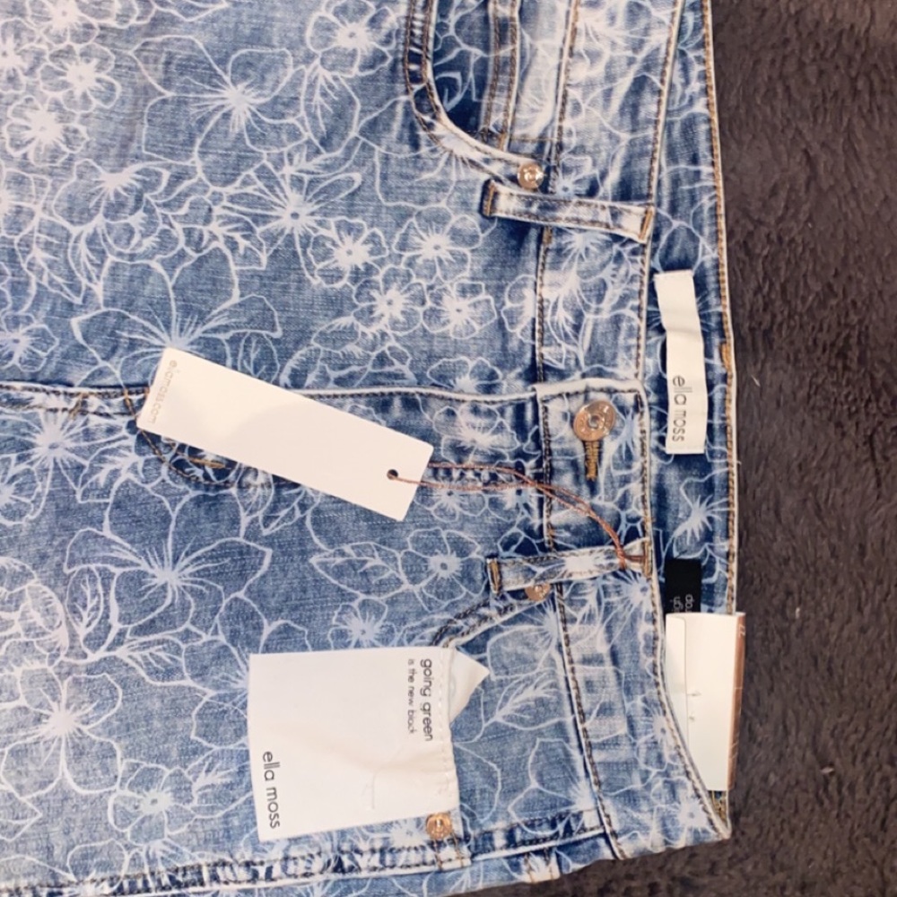 Size 4 Ella moss also these are expensive jeans too